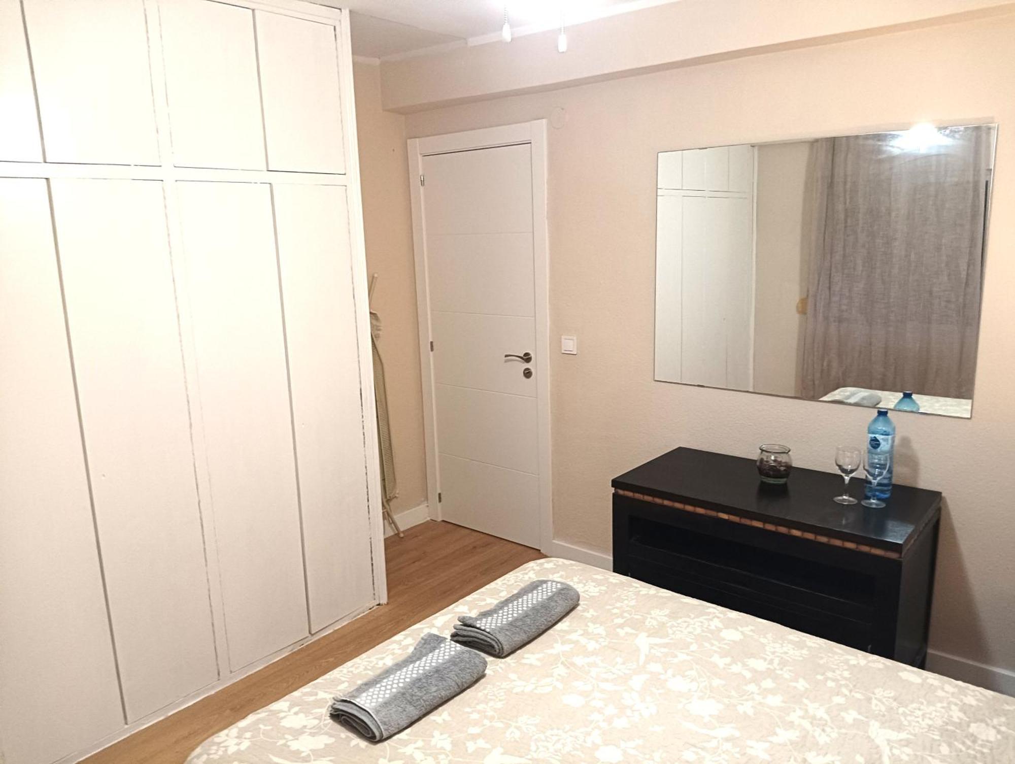 Habitaciones En Apartamento Compartido Delicias Room Cerca Del Mar, Aeropuerto, Ave Y Metro Малага Номер фото