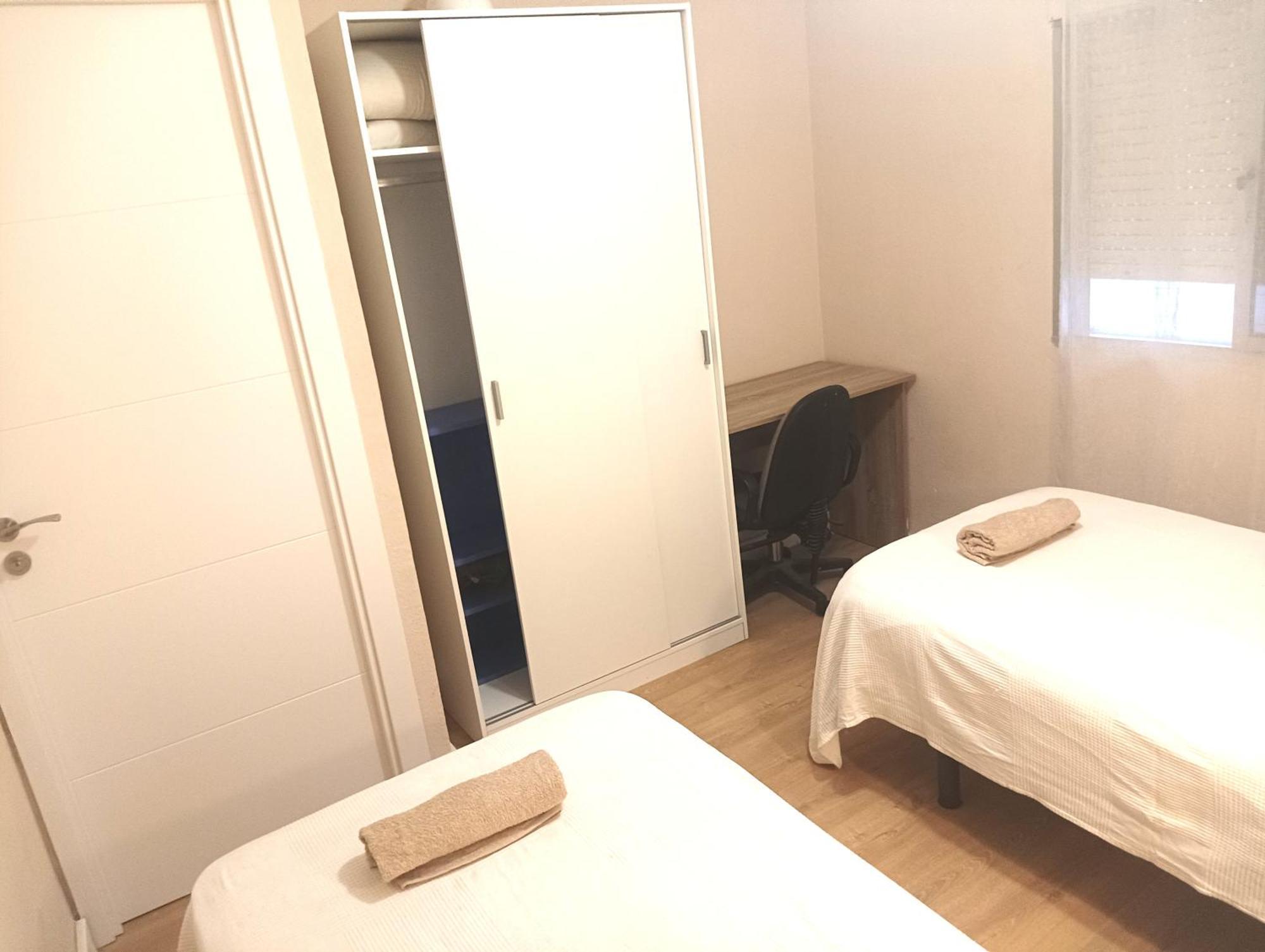 Habitaciones En Apartamento Compartido Delicias Room Cerca Del Mar, Aeropuerto, Ave Y Metro Малага Номер фото