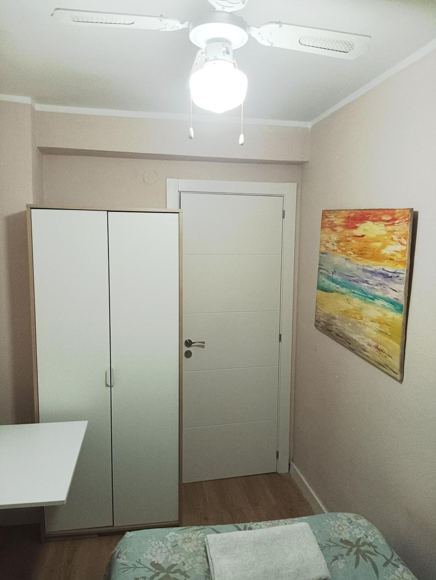 Habitaciones En Apartamento Compartido Delicias Room Cerca Del Mar, Aeropuerto, Ave Y Metro Малага Экстерьер фото